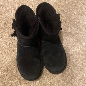 Gently used girls size 1 black Koolaburra by Ugg